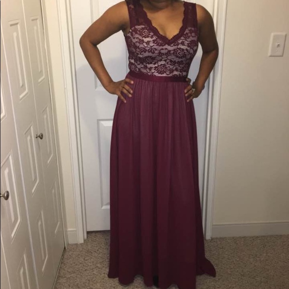 Miusol deep V neck Burgundy dress - Picture 4 of 5